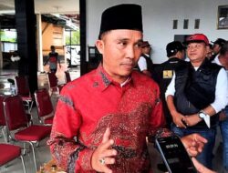 Bupati Lampung Barat Minta Sekolah Tidak Tahan Ijazah