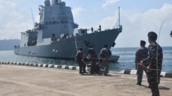 Lanal Lampung Sambut Kedatangan KRI Brawijaya -320