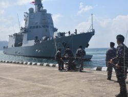Lanal Lampung Sambut Kedatangan KRI Brawijaya -320