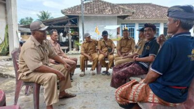 Kades Sidoharjo Takziah Ke Rumah Duka Warga Dusun Bali Sido Agung