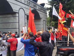 HTN 2026, Ratusan Massa PPRL Geruduk Kantor Gubernur Lampung